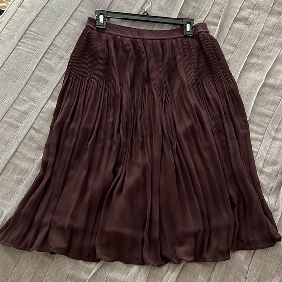 H&M Women’s Pleated Skirt - Picture 4 of 5